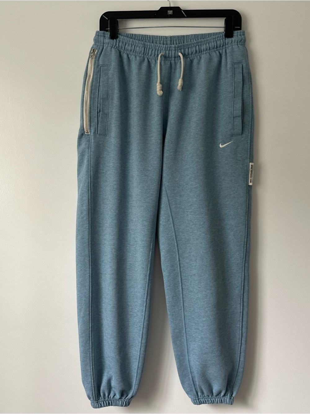 Nike Swoosh Fly Standard Issue Women Size M Joggers Blue Basketball Pants